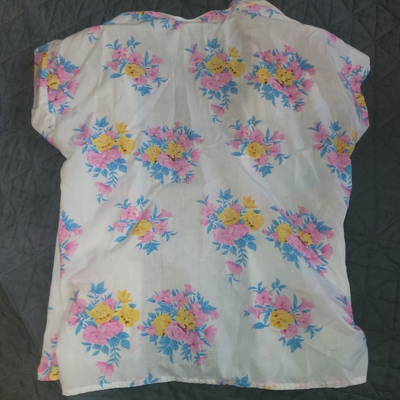 Vintage short-sleeved button up - Picture 2 of 3